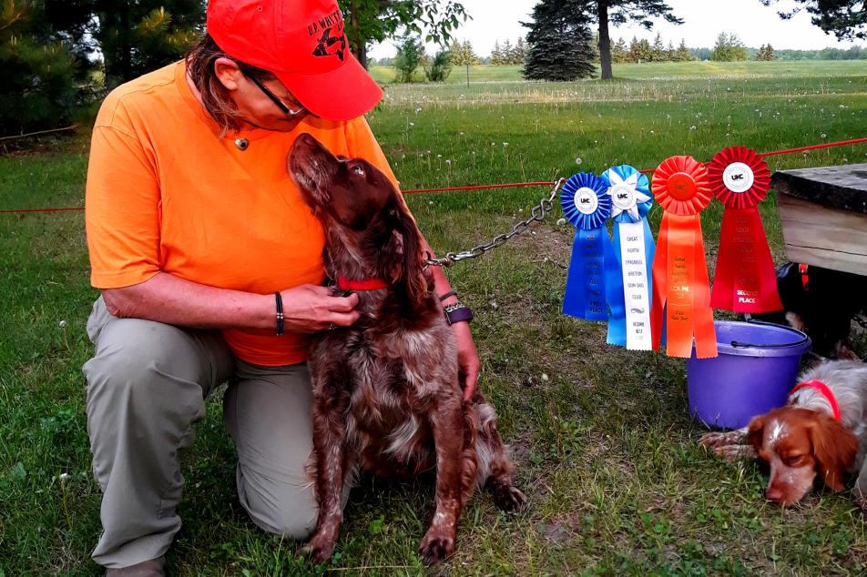 jyncks and kelly with awards after hunt 